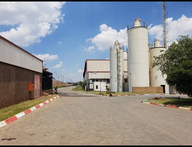 13,000M² WAREHOUSE TO LET IN ROODEKOP